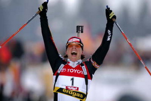 Биатлон. Дизль подвела итоги уходящего года  Знаменитая немецкая биатлонистка, которая завершила карьеру довольная 2009-м годом.