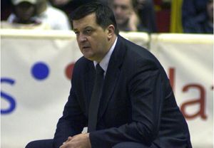 Црвена Звезда рассталась с главным тренером К уходу Ацо Петровича привело несколько факторов. 