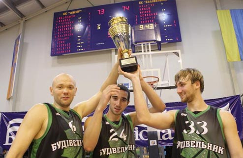 Итоги баскетбольного года. Возвращение чемпиона Сегодня iSport.ua рассказывает о Будивельнике, для которого 2009-й год -  самый успешный с чемпионского ...
