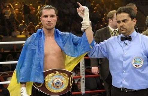 Дзинзирук проведет следущий бой в марте 2010 года Украинский боксер (36-0, 22 нокаута) заявил, что продолжит свою карьеру в США.
