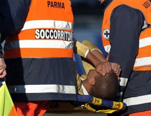 Трезеге выбыл минимум на месяц Форвард Ювентуса получил травму в победном матче против Пармы (2:1).