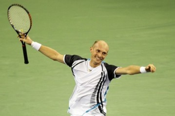 Давыденко: "Федерер оказывал на меня давление" Шестая ракетка мира россиянин Николай Давыденко прокомментировал свой выход в финал турнира в Дохе. 