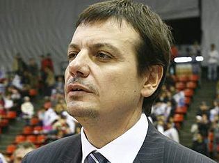 Эфес сменит тренера? В одном из турецких баскетбольных грандов намечаются солидные изменения.
