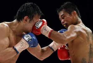 Кратингдаенгджим отстоял титул WBA Таец Пунсават Кратингдаенгджим, чемпион по версии WBA в первом полулегком весе победил японца Сатоши Хосоно.