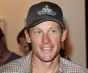 Армстронг прилетел в Аделаиду для участия в Туре Австралии 7-кратный чемпион Тур де Франс прилетел на зеленый континент за неделю до старта многодневки.