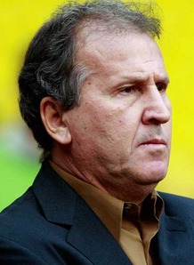 Очередная неудача бразильской легенды Великий в прошлом игрок и неудачливый в настоящем тренер Зико уволен в Олимпиакосе.