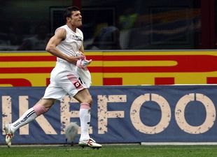 Форвард Палермо перебрался в Болонью Давиде Суччи до конца сезона, на правах аренды, будет выступать в составе Болоньи.