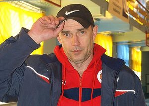 Чигринов меняет Ступенчука, Ступенчук меняет Чигринова Днепр-Азот и дубль Будивельника поменялись главными тренерами. 