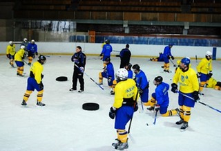 Юниорская сборная Украины приступила к тренировкам Наши юниоры готовятся к домашнему чемпионату мира во втором дивизионе.