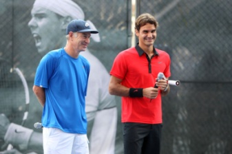 Макинрой: "Федерер - лучший теннисист всех времен" Джон Макинрой высказал свое скромное мнение о Роджере Федерере и других великих спортсменах.