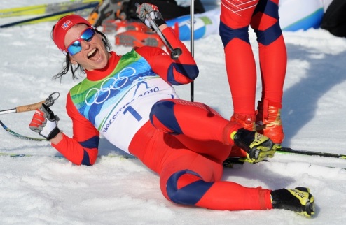 Бьорген - двукратная чемпионка Ванкувера Норвежская лыжница побеждает в 15-километровом дуатлоне. 