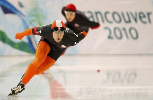 Конькобежный спорт. Бой чемпионов выиграл Тюйтерт Голландский конькобежец выиграл соревнования на дистанции 1500 м в борьбе с четырьмя олимпийскими чемп...