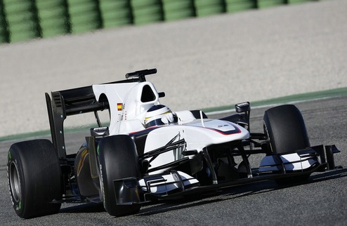 Заубера нет в списке участников нового сезона Еще в декабре ФИА подтвердила, что вакансия ушедшей Тойоты заполнена швейцарской командой.