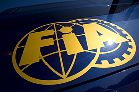 ФИА совершит проверку USF1 В организации не могут остаться в стороне в то время, когда участие конюшни в новом сезоне под большим вопросом.