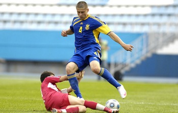 Украина сыграла вничью с киприотами Сегодня молодежная сборная Украины возрастом до 21 года провела товарищеский поединок с командой Кипра.