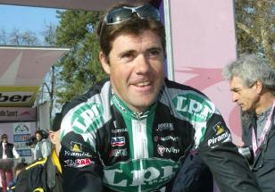 Призер Джиро заканчивает карьеру Испанский велогонщик Хосе Энрике Гутьеррес прекращает выступления в профессиональных гонках. 