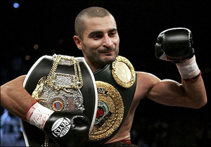 Дарчинян отстоял титулы WBC и WBA Армянский боксер уверенно победил претендента на титул Родриго Герреро (13-2-1).