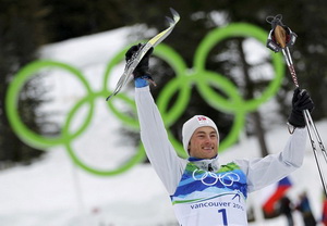 Нортуг побеждает в лыжном марафоне 50-километровую гонку выиграл норвежский олимпийский чемпион Петтер Нортуг.