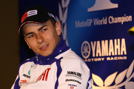 Лоренцо разрешили участвовать в итоговых тестах Гонщик команды Ямаха полностью восстановился от перелома большого пальца.