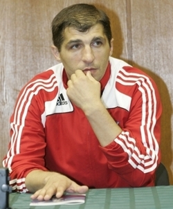 В РПЛ первая тренерская отставка Омари Тетрадзе покинул пост главного тренера махачкалинского Анжи.