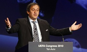 Платини будет баллотироваться на второй срок Президент УЕФА Мишель Платини собирается и дальнейшем оставаться на своей должности.