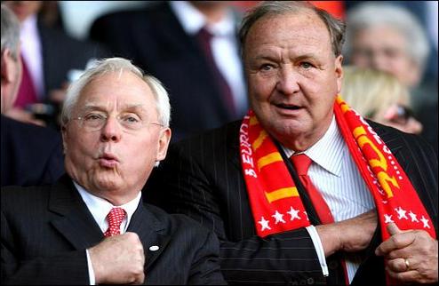 Ливерпулю будут искать покупателя Владельцы клуба Том Хикс и Джордж Джиллетт дали задание банку Barclays найти потенциального преемника.