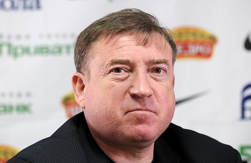 Киевский Арсенал оcтался без тренера Сегодня Вячеслав Грозный подал в отставку с поста тренера киевского клуба. 