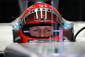 Шумахер: "Обрадуюсь дождю на следующей гонке" Пилот Мерседеса не очень оптимистично смотрит на свой завтрашний старт на гран-при Китая после не совсем у...