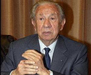 Умер бывший глава МОК Хуан Антонио Самаранч Экс-президент Международного олимпийского комитета (МОК) скончался в клинике Барселоны.
