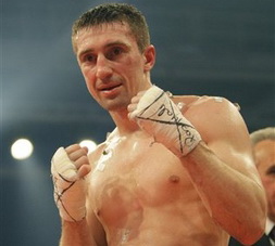 Сенченко будет защищать титул WBA 30 августа  Украинский боксер впервые после октября 2009 года выйдет на ринг.