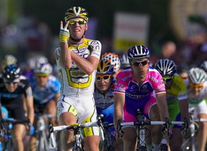 Кавендиша сняли с Тура Романдии  Англичанин поплатился за свои жесты на финише второго этапа.