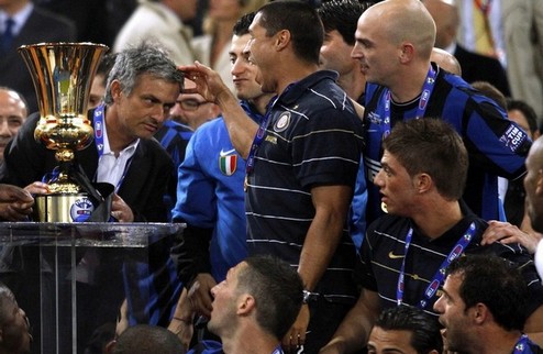 Интер берет Кубок Италии Команде Жозе Моуриньо покорился почетный трофей - в финале была обыграна Рома.