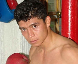 Солис защитил титул WBA Мексиканец одолел американского претендента Марио Сантьяго.
