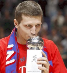 Один из лучших игроков чемпионата Испании не поедет в НБА По крайней мере, этим летом форвард Каха Лаборал Мирза Телетович останется в стране Басков. 