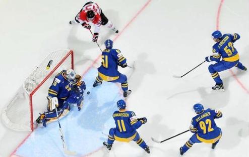 ЧМ. Швеция обыграла Канаду Три шайбы представителей КХЛ предопределили исход встречи в пользу тре-крунур.