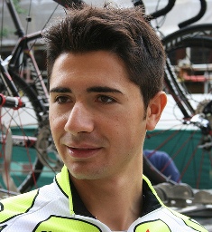 Еще два велогонщика попались на допинге UCI дисквалифицировала француза Микаэля Ларпе и итальянца Алессандро Коло. 