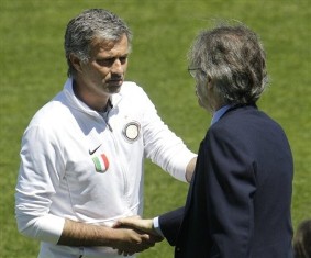Моратти: "Я не думаю, что Моуриньо подписал контракт с Реалом" Президент Интера сохраняет оптимизм по поводу сохранения своего тренера в команде. 
