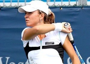 Дульгеру: "Главное подготовиться к Ролан Гаррос" Румынская теннисистка прокомментировала свой триумф на турнире Polsat Warsaw Open-2010 в Варшаве.