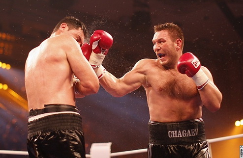 Чагаев стал претендентом на бой с Хэйем Узбекский боксер победил Кале Миена.