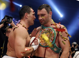 Сосновски: "Если бы продолжил бой, то проиграл бы в следующем раунде" Польский супертяж прокомментировал свое поражение в поединке с Виталием Кличко.