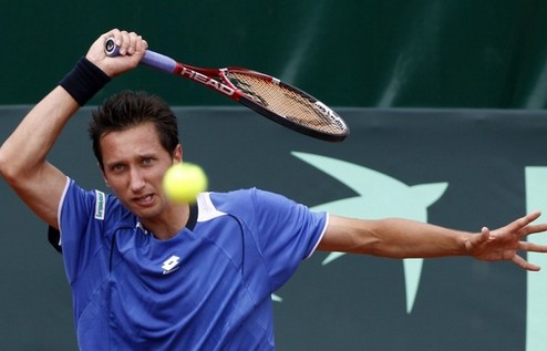 Стаховский покидает турнир в Галле На немецком турнире Gerry Weber Open с призовым фондом 750 тысяч евро украинский теннисист уступил уже в первом круге...